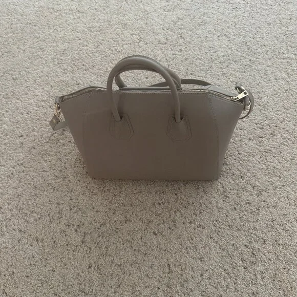 Taupe purse, crossbody strap included - Picture 2 of 4